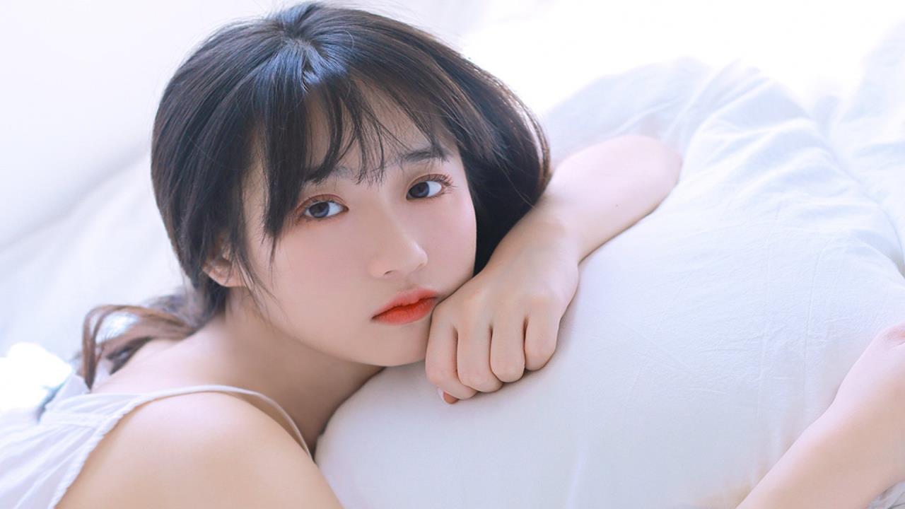 日系裸妆女士静脉曲张是什么得的：长期使用彩妆对血管健康的影响