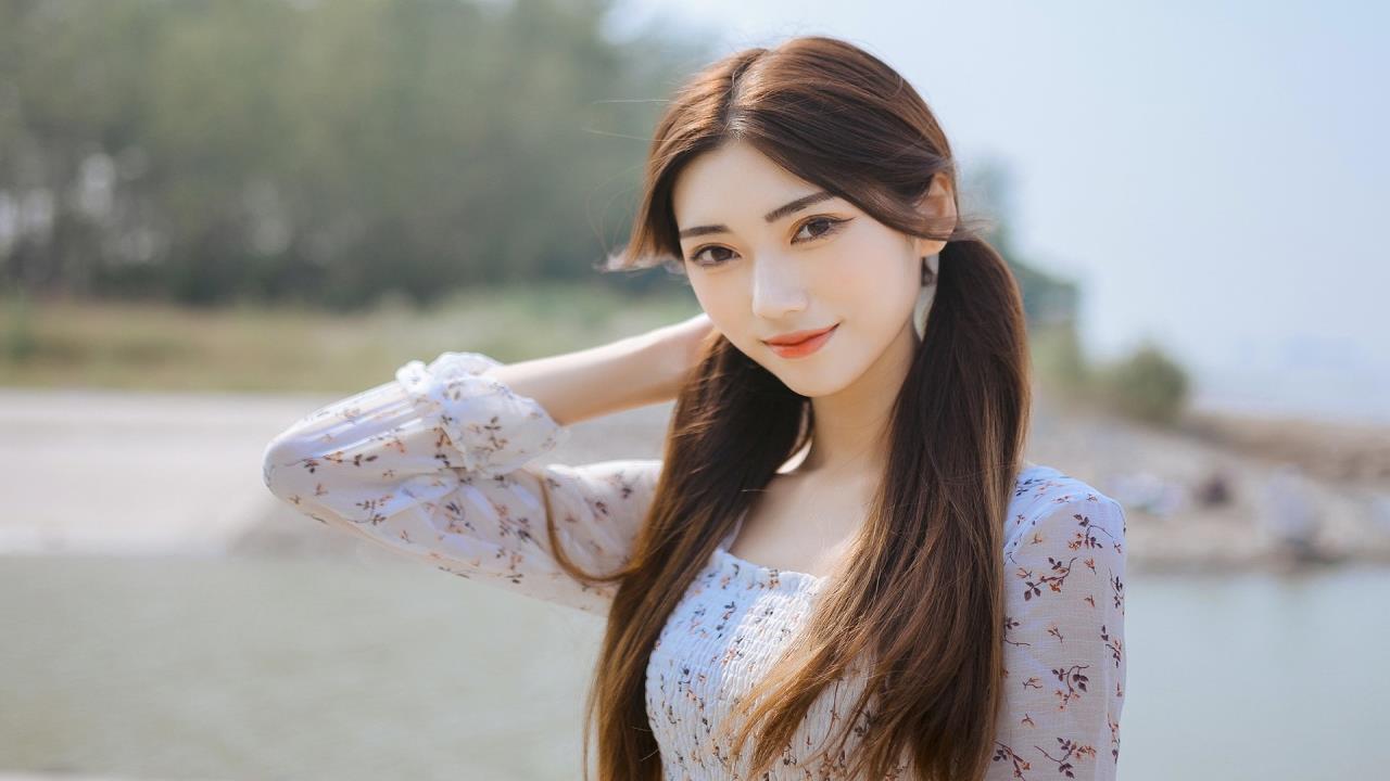 女人和男人打扑克APP:  高手对决，策略PK，展现牌技